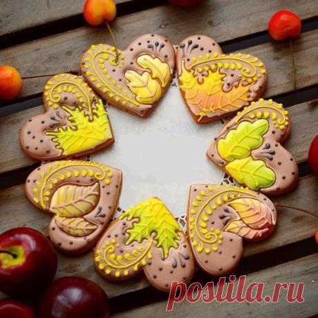 К нам снова Пятница приходит, Что с нетерпением так ждем, И каждый что-то в ней находит, Даже приди она с дождем. А вечерком за чашкой чая, Ведя про Пятницу рассказ, Я вам расслабиться желаю, И с Пятницей поздравлю Вас!