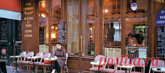 Однажды модель Жанна Дамас и экс-шеф-редактор Elle Лоран Бастид решили создать портрет современной парижанки. Проверить, правдивы ли существующие мифы и вдохнуть в них новую жизнь. Результатом стала прекрасная, как бокал розового вина книга (mif.to/ParisVK). В ней есть истории 20 разных женщин, но главное — сам Париж. Такой, которого нет в путеводителях. Выбрали из нее 10 вдохновляющих фактов.