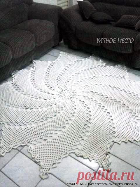 Коврик связанный по спирали