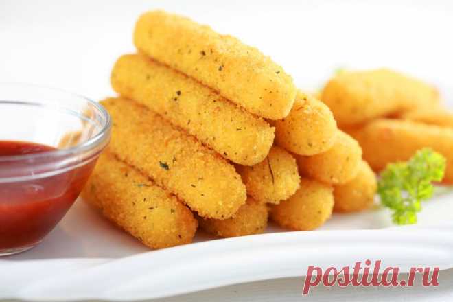 Сегодня хотим предложить вашему вниманию простую, но очень вкусную закуску. Чтобы приготовить запеченный сыр в духовке, вам необходимо совсем немного времени и следующий перечень продуктов: