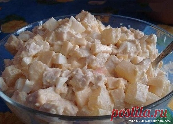 Потрясающий салат с ананасами и курицей