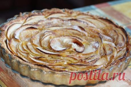 Ароматный яблочный пирог