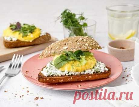 Что приготовить из творога на скорую руку: 8 простых рецептов - Будет вкусно - Медиаплатформа МирТесен У быстрых блюд из творога много плюсов. Организм получит много белка и кальция, вы надолго забудете о голоде, а планы на день вряд ли сильно пострадают. Ведь на приготовление уйдет не больше 30 минут. А некоторые блюда вообще можно доверить кухонным помощникам и параллельно заниматься своими - 18 ноября - 43310548807 - Медиаплатформа МирТесен