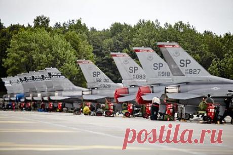 В Минобороны отметили рост активности авиации НАТО над Черным морем. Министерство обороны России отм/ечает рост частоты полетов авиации стран НАТО на Черным морем у российских границ. Об этом сообщил официальный представитель ведомства генерал-майор Игорь Конашенков. Также Конашенков напомнил, что недавно радиотехнические средства зенитных войск сопровождали самолет США.