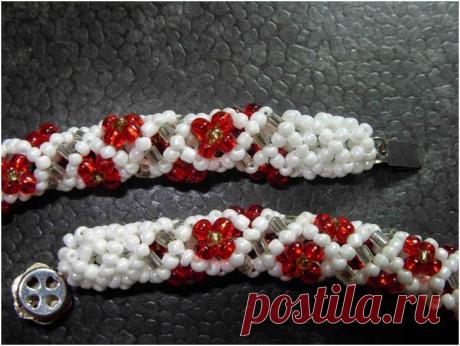 Белый браслет с красными цветами / Браслеты / Biserok.org