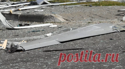 В Ленобласти упали обломки БПЛА, на месте работают оперативные службы. Обломки беспилотного летательного аппарата, уничтоженного в ходе отражения утренней атаки дронов, упали в Лужском районе Ленинградской области. Читать далее