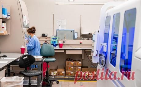 Минздрав ответил на жалобу о преференциях зарубежным поставщикам лекарств. Срок пересмотра перечня жизненно необходимых и важнейших лекарственных препаратов (ЖНВЛП), как и списка лекарственных средств для программы «14 высокозатратных нозологий» (ВЗН), определен специальными правилами, Минздрав соблюдает установленные в них временные рамки, заявили РБК в пресс-службе ведомства.