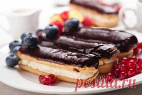 Эклеры: рецепты, тесто, кремы, глазури 
▬▬▬▬▬▬▬▬▬▬▬▬▬▬▬▬▬▬▬▬▬▬▬▬▬▬▬ 
Семейство изделий из заварного теста многочисленно, как и положено семейству с традициями. Однако при всем разнообразии «представителей», мы чаще всего встречаемся с тремя основными – профитролями, шу и эклерами.
Показать полностью…