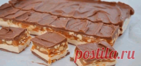 Вкуснейшие домашние сникерсы Зачем нам покупать готовые сникерсы, которые неизвестно чем напичканы? Мы приготовим сами наши домашние сникерсы, и получатся они гораздо полезнее и вкуснее магазинных!