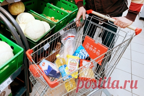 В правительстве оценили перспективы дефицита товаров. Новый закон об ответственности производителей за утилизацию товаров и упаковки не приведет к появлению в магазинах пустых полок, сказал глава Минпромторга Денис Мантуров, оценивая перспективы дефицита, которого ранее опасались представители торговой сферы. В правительстве, по словам Мантурова, сумеют найти компромисс.