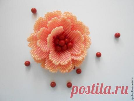 Маленький цветок из бисера - Рукоделие