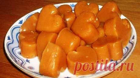 Домашние конфетки «Коровка». Без вредных добавок! Эти конфеты знакомы многим с детства и тогда у них был совершенно другой вкус – настоящий сливочный, очень насыщенный и ароматный. Для приготовления вам потребуются такие ингредиенты: —...