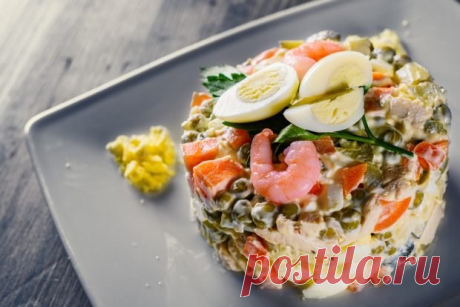 Оливье с креветками – простой и вкусный рецепт, как приготовить пошагово