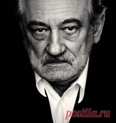 Любите женщину всегда — она одна всему причина! Ведь без нее ты лишь мужик...
и только рядом с ней - мужчина!
Богдан Ступка