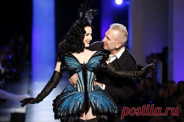 Jean-Paul Gaultier — французский модельер, во многом определивший облик высокой моды 1980-х и 1990-х годов, президент собственного модного дома и компании Jean Paul Gaultier S.A. 

В 2007 году Жан-Поль Готье был удостоен премии Fashion Group International за «слом стереотипов и стирание границ моды»

В 1970 г. в 18 лет был принят на работу в дом моды Пьера Кардена. В 1971 г. работал с Жаком Эстерелем.