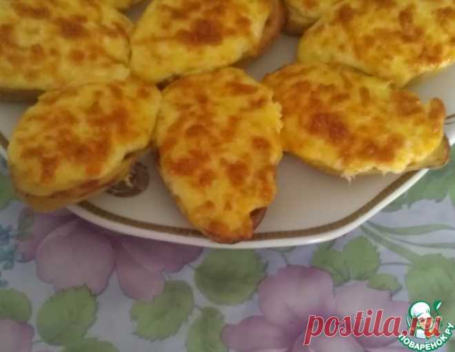 Картофель, запеченный под сырно-чесночной корочкой – кулинарный рецепт