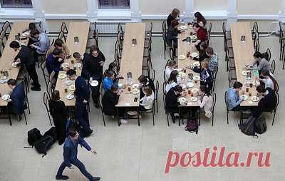 Диетолог Гинзбург предупредил о рисках веганского питания для детей. Оно может негативно отразиться на когнитивном развитии ребенка, считает доктор медицинских наук