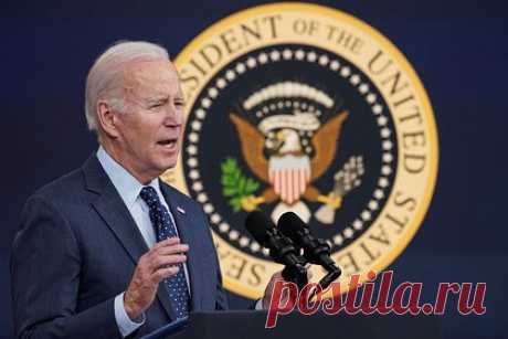 Байден поручил разработать правила ответа при обнаружении воздушных объектов. Президент США Джо Байден поручил разработать правила ответа при обнаружении воздушных объектов. Об этом он заявил в ходе выступления перед журналистами. Американский лидер отметил, что в случае угрозы объекты будут сбиты. Ранее Джо Байден заявил, что не намерен приносить извинения КНР за решение сбить аэростат.