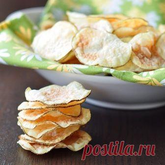 Чипсы в микроволновке за 10 минут! 


Чипсы БЕЗ МАСЛА И БЕЗ СОЛИ! Очень вкусно! Но, по желанию, можете добавить специи и соль. Радует то, что ребенку можно дать без опасений Да и самим похрустеть! И желательно употребить сразу же! 
Инг…