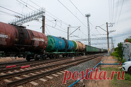 Биржевые цены на топливо перешли к резкому росту. В последние два дня стоимость нефтепродуктов на Санкт-Петербургской международной товарно-сырьевой бирже (СПбМТСБ) перешла к резкому росту после продолжительного падения, основные продукты прибавили по три процента. Такая динамика наблюдается на фоне слухов о скорой отмене всех ограничений на экспорт бензина.