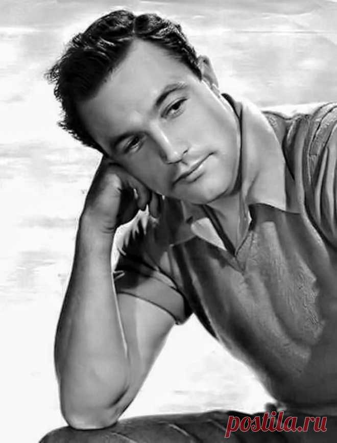 Джин Келли (Gene Kelly)
- 23 августа, 1912
 • 2 февраля 1996