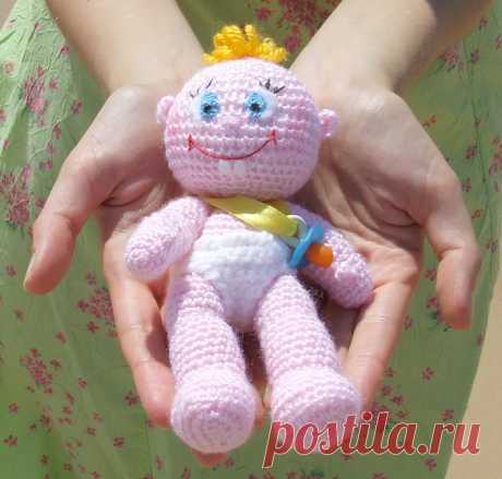 Малыш с соской