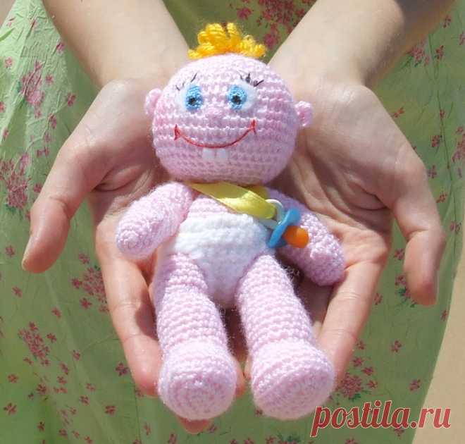 Малыш с соской