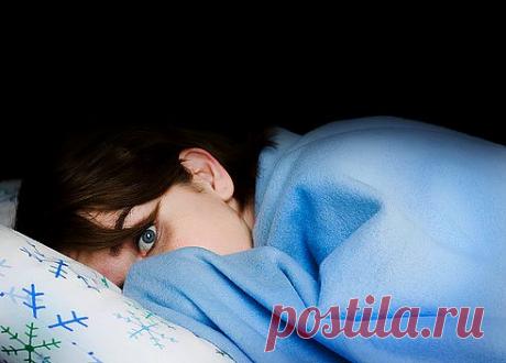 И бессонница, моя вечная подруга меня совсем позабыла: В голове, тем временем копился интеллектуальный мусор, я фактами могла задавить почти любого, что и делала, часто конфликтовала, спорила с людьми на больные для них темы ради спорта, главное задавить.