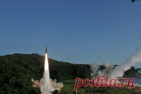 В США отказались объявлять о передаче ATACMS во время визита Зеленского. США не станут объявлять о начале поставок ракет дальнего радиуса действия ATACMS на Украину во время визита Владимира Зеленского на Генеральную Ассамблею ООН. Информатор уточнил, что украинская сторона подняла соответствующий вопрос о поставках ATACMS в ходе визита госсекретаря США Энтони Блинкена в Киев.