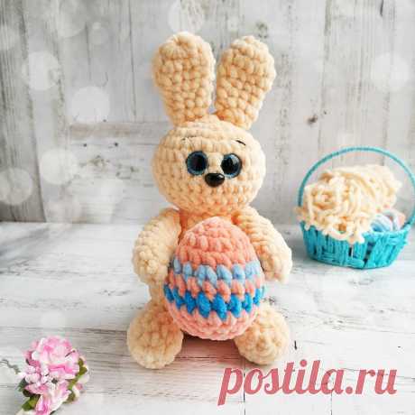 Пасхальный зайчик крючком амигуруми