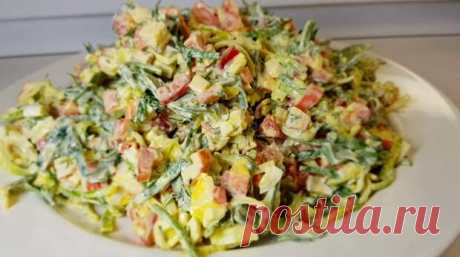 Потрясающе вкусный салат: все, кто пробуют, остаются довольны - Скатерть-Самобранка - медиаплатформа МирТесен Легкий, вкусный, диетический, обладающий нежным сладковатым привкусом: все это салат с луком пореем. Такое блюдо повышает аппетит и несет заряд необходимой энергии, а особенно его любят все, кто следит за своим весом и здоровьем. Потрясающе вкусный салат с луком пореем, рецепт которого вам сегодня