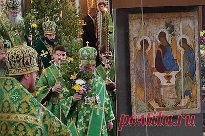Назван срок передачи «Троицы» Рублева в пользование РПЦ. Глава правового управления Московской патриархии Русской православной церкви (РПЦ) игуменья Ксения (Чернега) назвала срок передачи иконы «Троица» русского мастера Андрея Рублева в пользование церкви. Как сообщила Ксения, договор между Третьяковской галереей и Свято-Троицкой Сергиевой лаврой заключен сроком на 49 лет.
