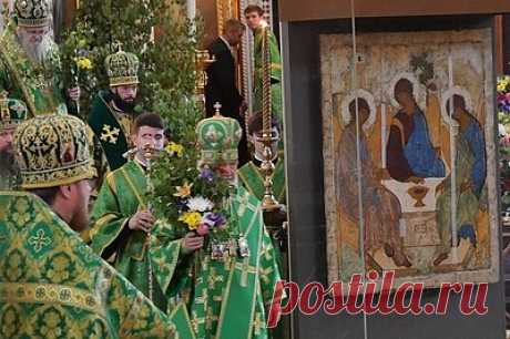 Назван срок передачи «Троицы» Рублева в пользование РПЦ. Глава правового управления Московской патриархии Русской православной церкви (РПЦ) игуменья Ксения (Чернега) назвала срок передачи иконы «Троица» русского мастера Андрея Рублева в пользование церкви. Как сообщила Ксения, договор между Третьяковской галереей и Свято-Троицкой Сергиевой лаврой заключен сроком на 49 лет.
