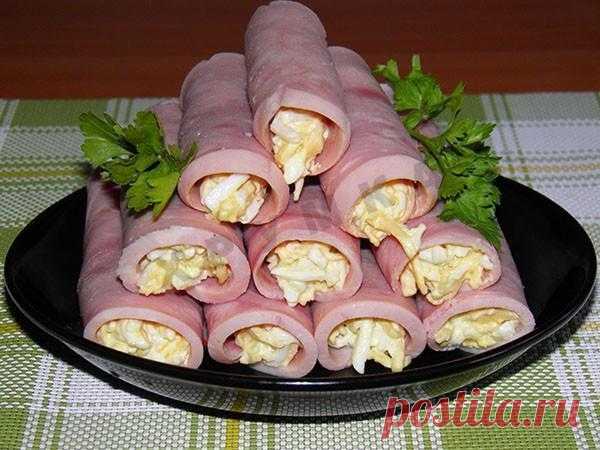 Ветчинные рулетики с сыром 

•источник Домашняя Кулинария •
 

 







Ветчинные рулетики с сыромСостав рецепта (на 10 порц.):Ветчина - 500 грТвёрдый сыр - 150 грКуриные яйца - 4 шт.Чеснок - 2 шт.Майонез - 100 грОписание приго…