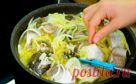 А вы знали самый простой рецепт нежного и вкусного минтая? Рыба тает во рту! | Кушать подано! | Яндекс Дзен