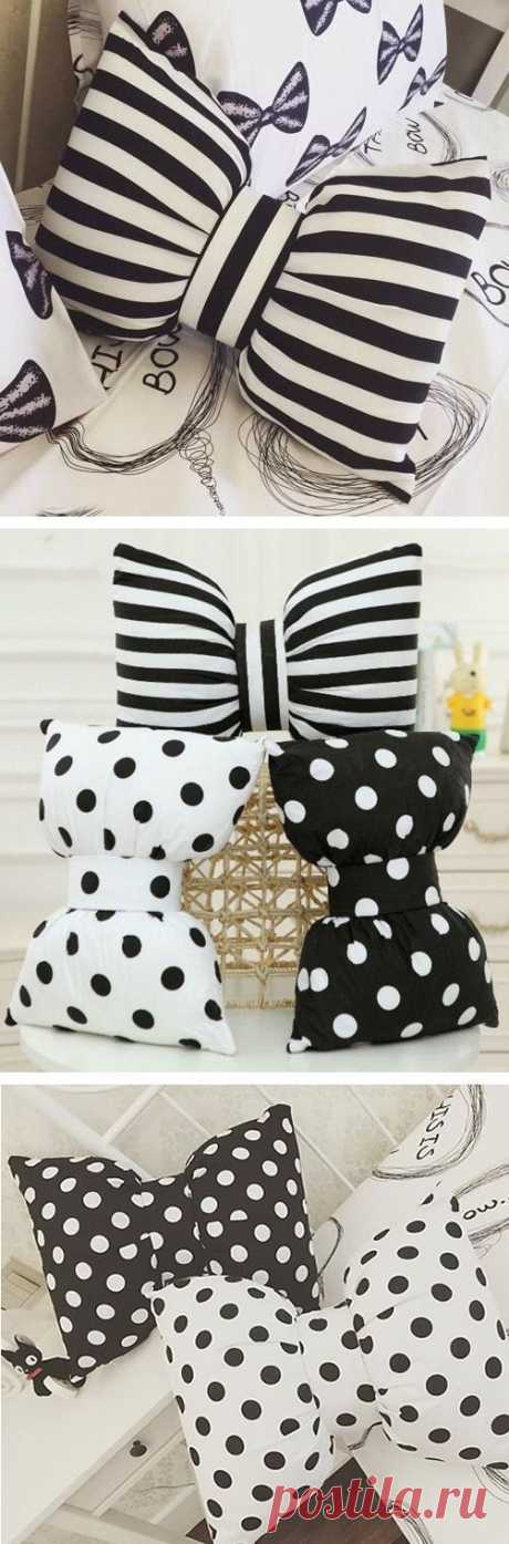 (2) cUte Bowknot Pillows ❤︎:: …