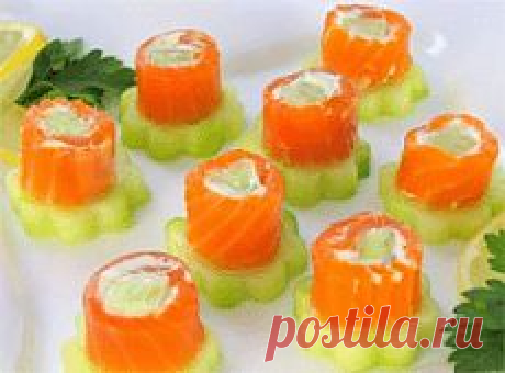 Рулетики из семги с сыром и огурцом