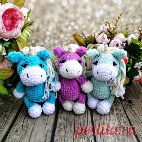 Маленький вязаный единорог амигуруми крючком