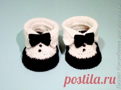 Пинетки крючком для мальчика Юный джентльмен / Хенд мейд