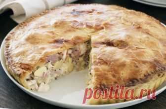 Пирог с курицей и картофелем Тесто потрясающе нежное, но в то же время хрустящее, начинка… начинку просто не описать словами. Настолько она вкусная!