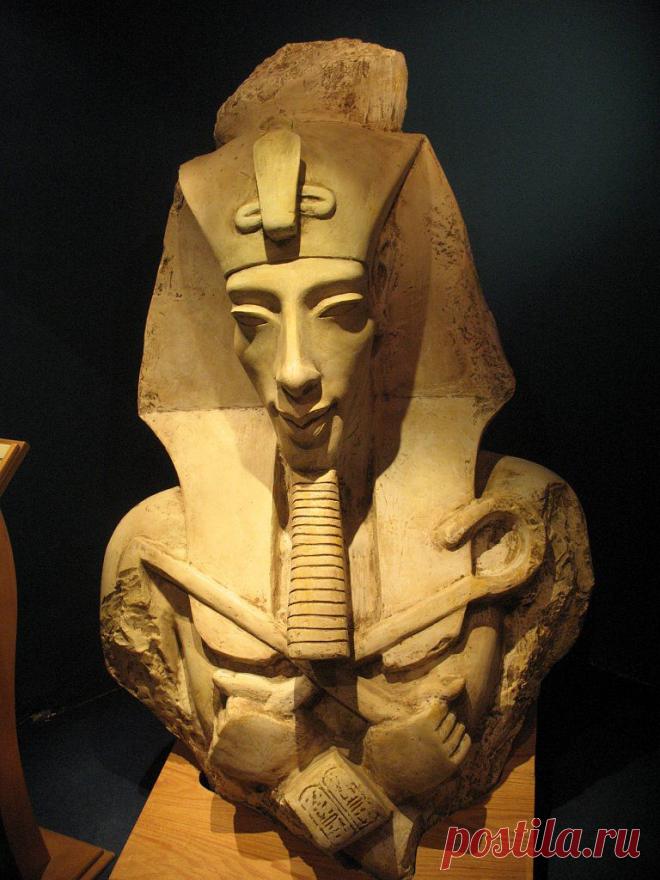 На русском языке вышла книга выдающегося ученого-египтолога Николаса Ривза «Эхнатон. Лжепророк Египта».