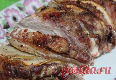 Свинина, запеченная с яблоками / Простые рецепты