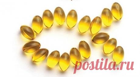 Начните употреблять рыбий жир и вы не пожалеете! 
 
№ 1: По некоторым известным причинам, рыбий жир способствует сжиганию жировых отложений 
 
Во-первых, рыбий жир содержит незаменимые жиры, поскольку он состоит из жирных кислот Омега-3. Незаменимые жиры – это такие жиры, которые организм не может вырабатывать самостоятельно, и они должны поступать в наш организм с пищей. Незаменимые жиры очень важны для нормального функционирования всех органов. 
 
Рыбий жир не превращает...