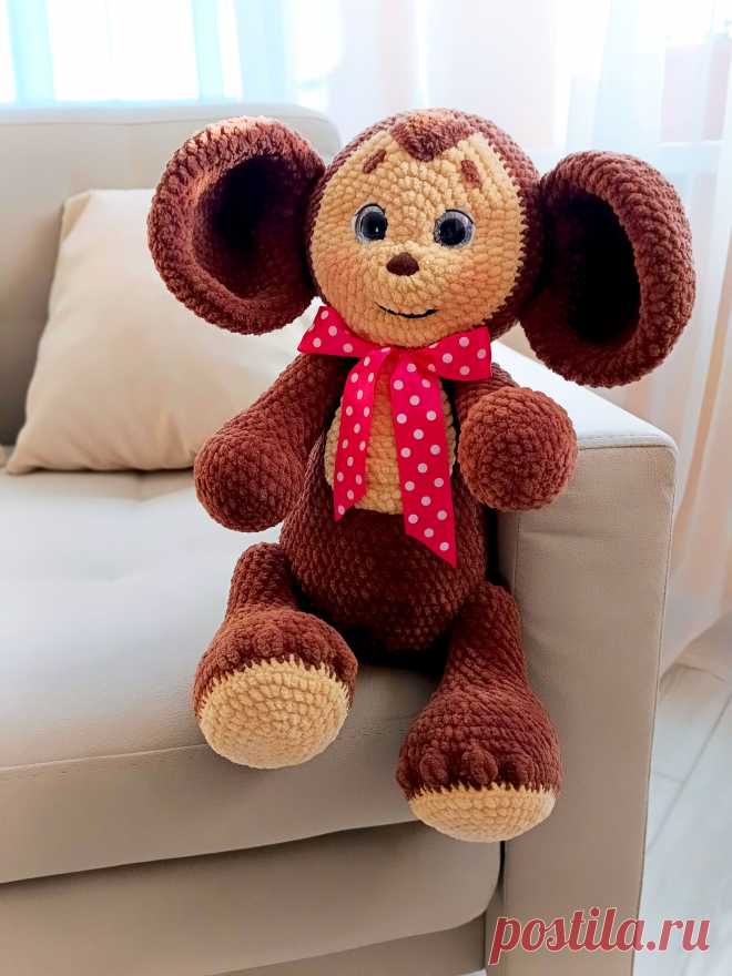 PDF Хочу Пушистика крючком. FREE crochet pattern; Аmigurumi toy patterns. Амигуруми схемы и описания на русском. Вязаные игрушки и поделки своими руками #amimore - большой Чебурашка из плюшевой пряжи, плюшевый Чебурашка из детского мультфильма Крокодил Гена и его друзья, персонаж из детского мультика из плюшевой пряжи.