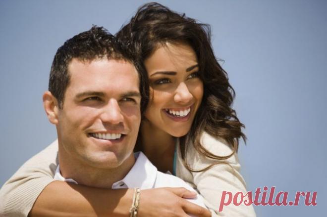 Стоит ли трудиться мужчине над сохранением брака: как сохранить семью
Специалисты в сфере психологии и медицины выяснили, что здоровье мужчины, его физическое благополучие и финансовая успешность базируются на достаточно хрупкой основе, имя которой брак. Сохраняя и укрепляя свои отношения, молодой человек делает жизнь успешнее и в прямом смысле спасает свою жизнь. Как же не разрушить фундамент брака?