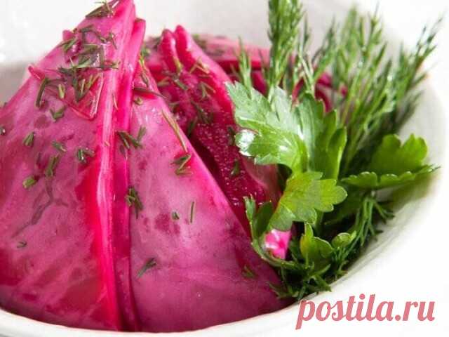 На закуску: капуста «Пелюстки»

 Ингредиенты:

Белокочанная капуста
Свекла
Морковь
Чеснок
Специи