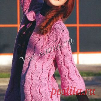 Сиреневый удлиненный жакет Женственность этого удлиненного жакета, связанного спицами, дополняет нежность цвета сирени.