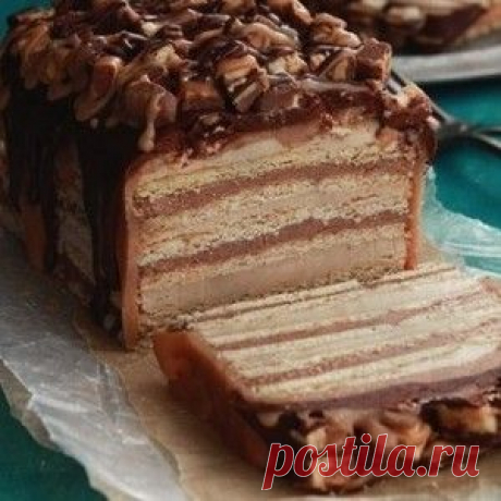 Торт Сникерс с крекерами - торт без выпекания, с замечательным вкусом и двумя соусами, рецепт с фото