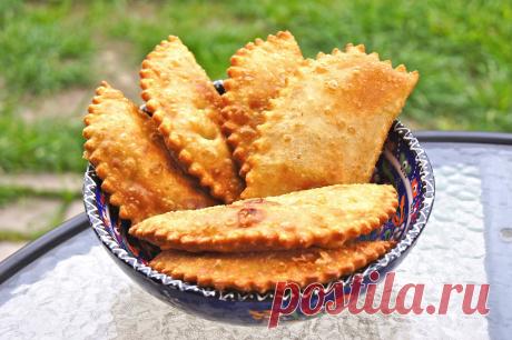Пузырчатые чебуреки, как в чебуречной (делюсь подробным рецептом) | Домохозяйка со стажем | Галина | Яндекс Дзен