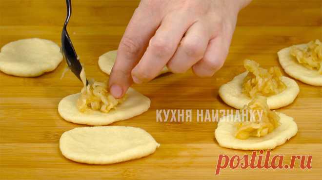 Беспроигрышный вариант десерта: отрывной пирог с яблоками (простой рецепт, который не получится испортить) | Кухня наизнанку | Яндекс Дзен